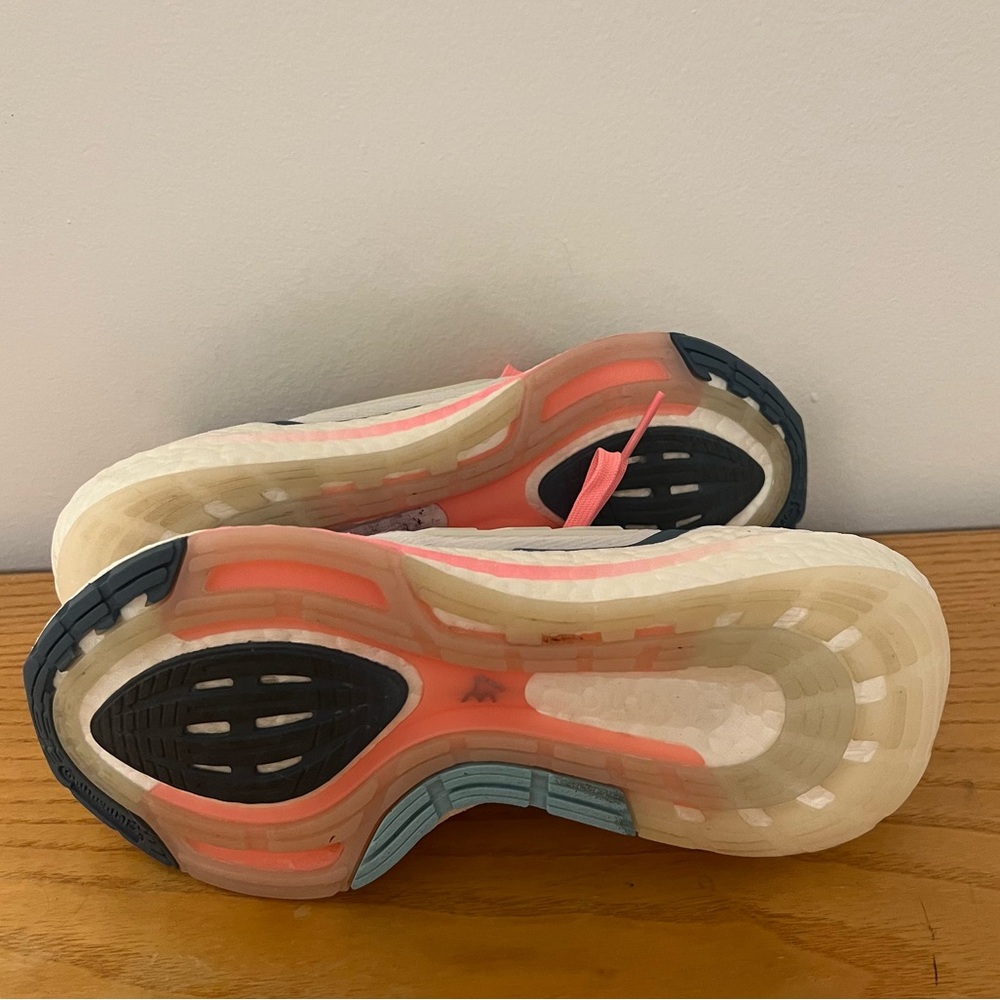{Adidas} Ultraboost 22 Women’s Running Shoes - Picture 11 of 11